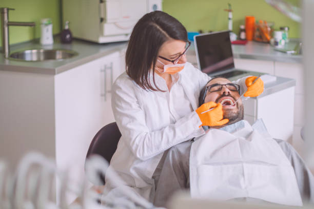 Best Emergency Tooth Extraction in Deephaven, MN